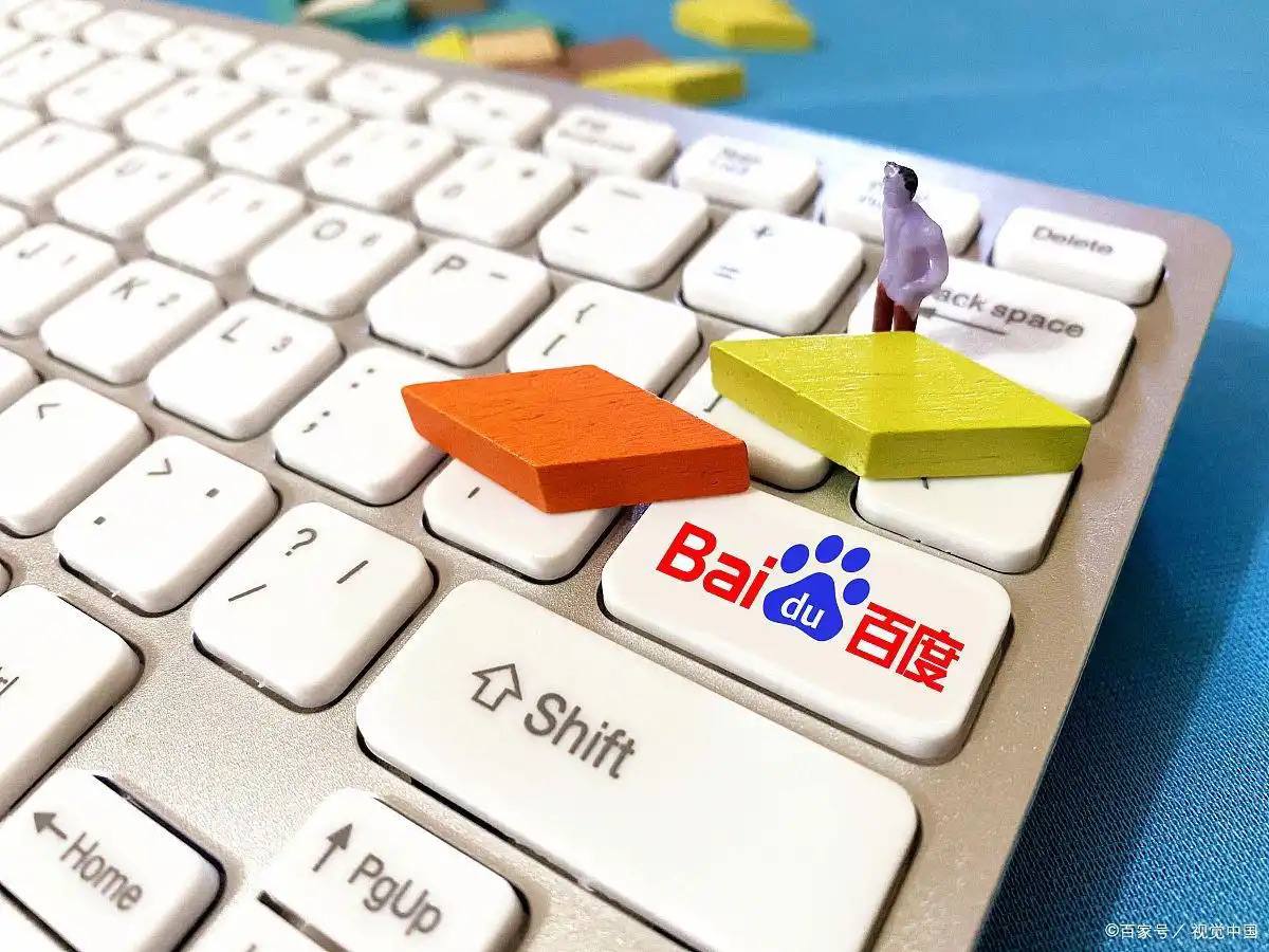 PG赏金女王张凌赫背头造型